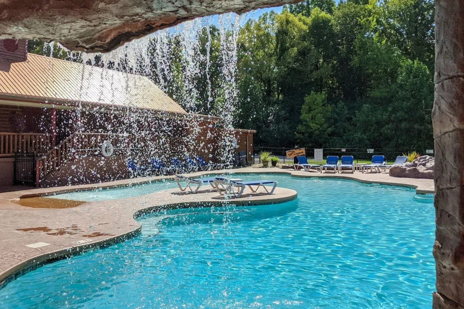 222flwkd 2 Bedroom Cabin