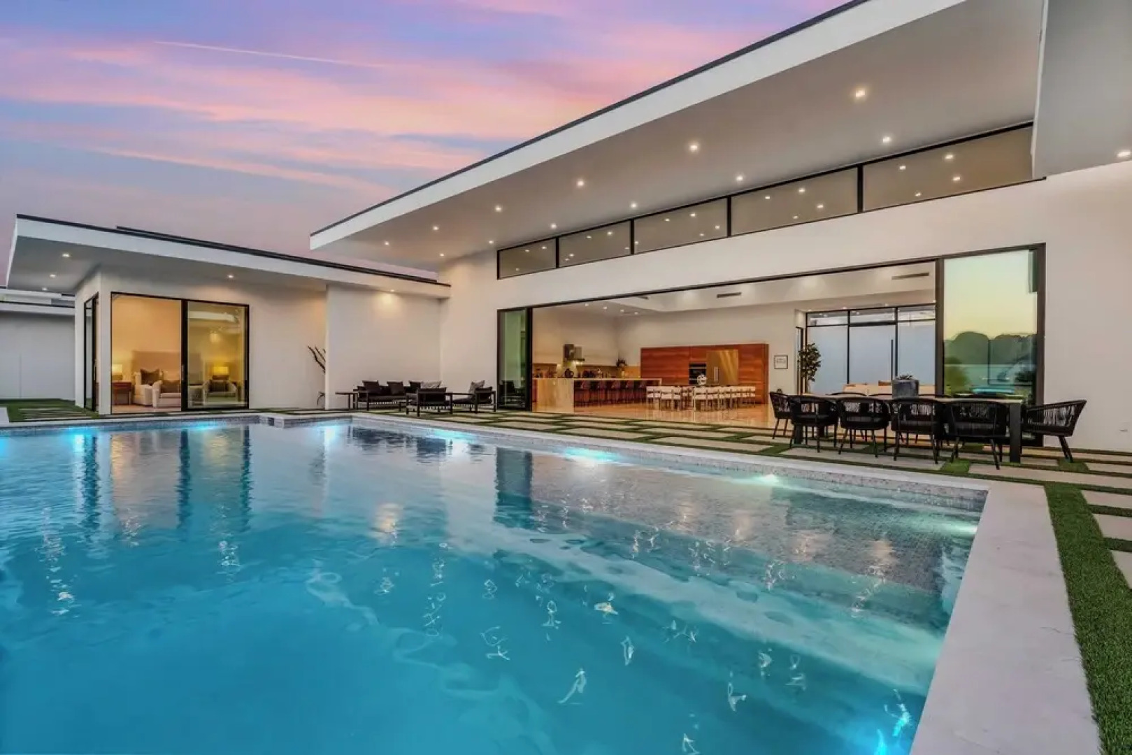 Sleeps 31 2 Luxury Villas w/ Pool + Spa, Putting Green Bravo by Avantstay