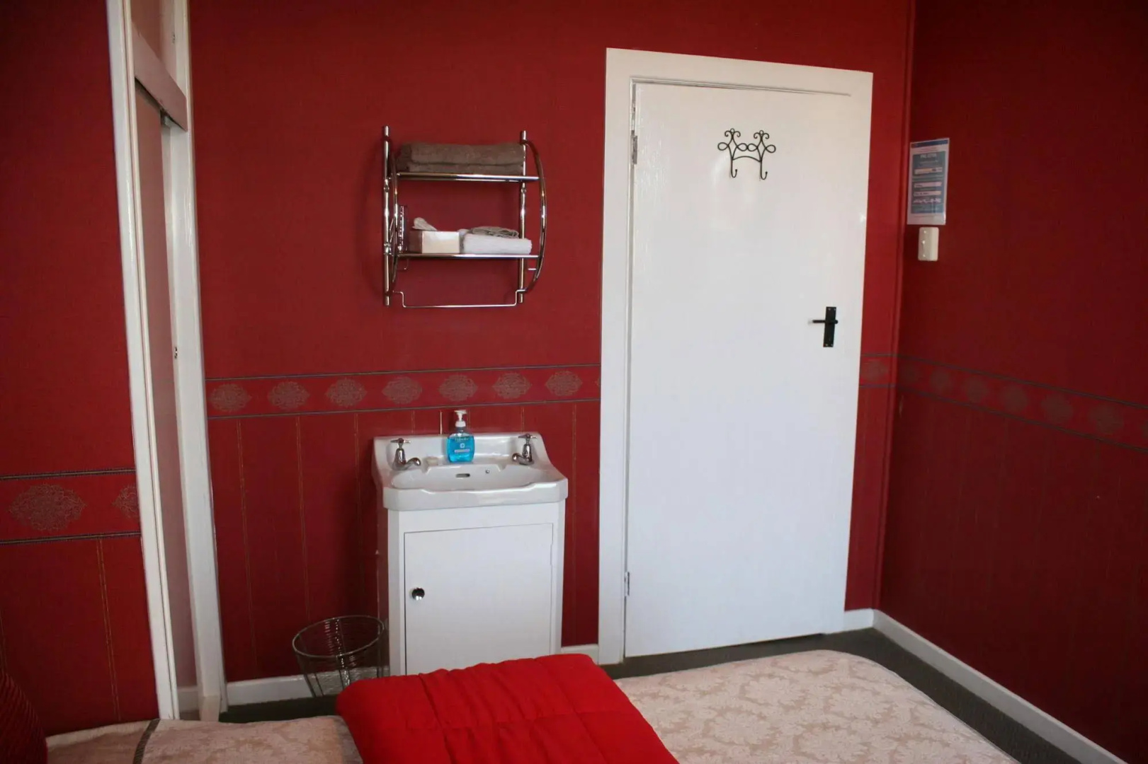 Lumsden Hotel