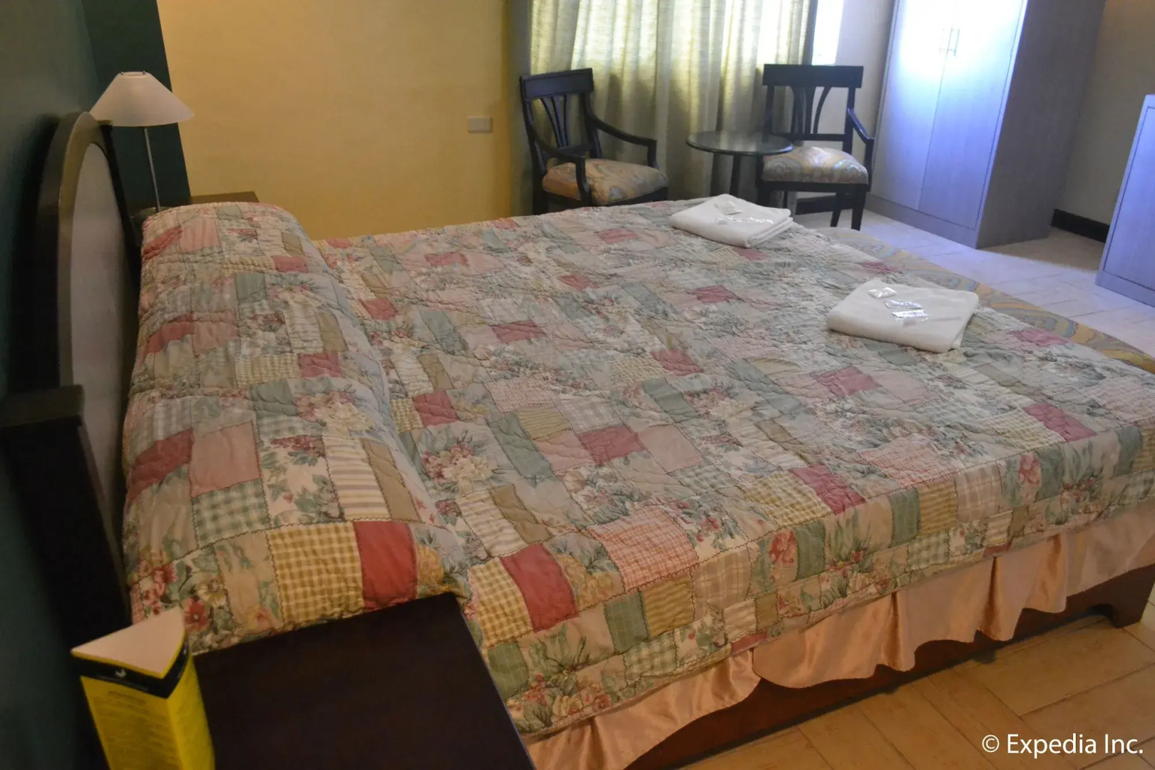 Tagaytay Country Hotel