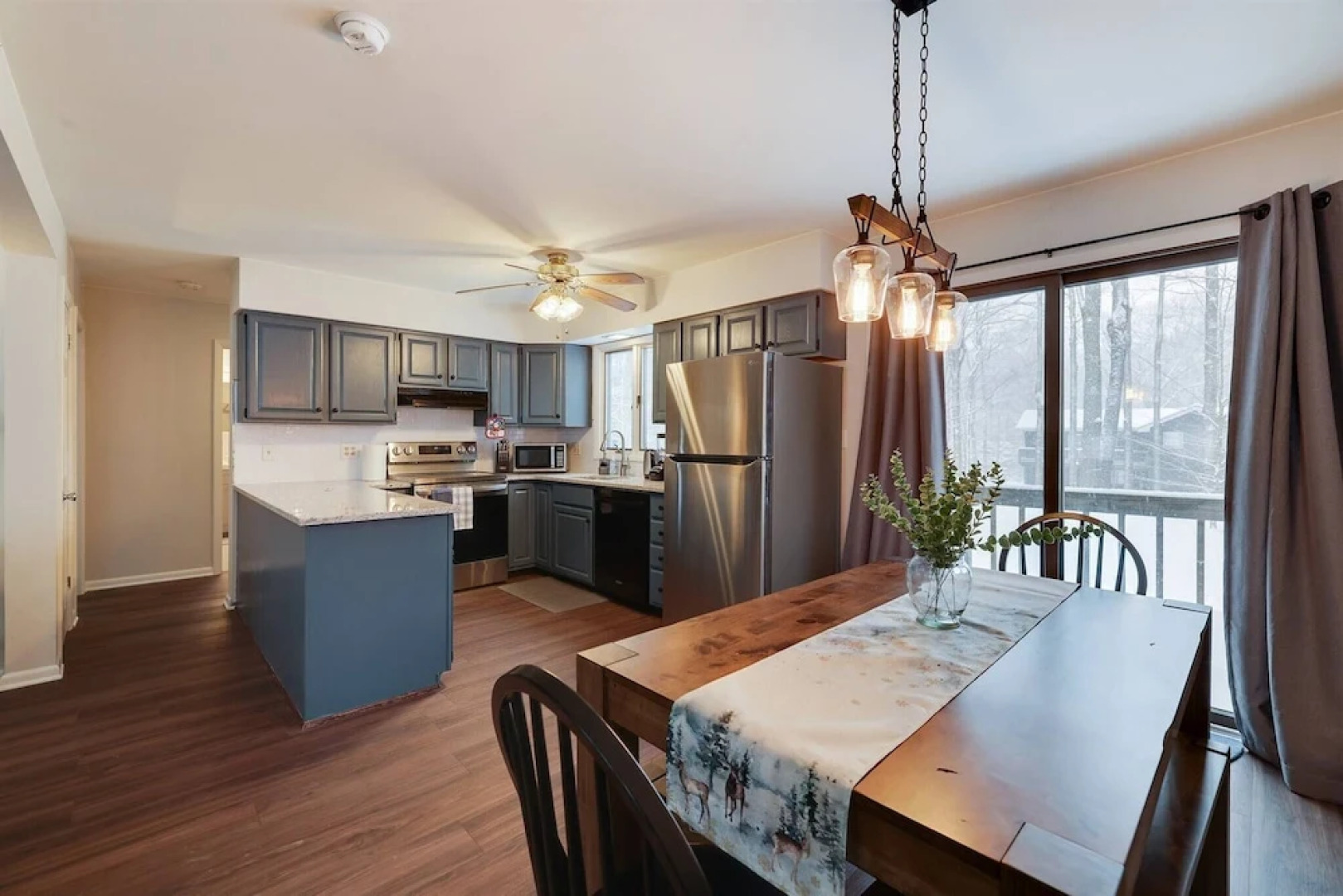 Dream Lakehouse Wfirepit Fireplace, Bbq, Wi-fi