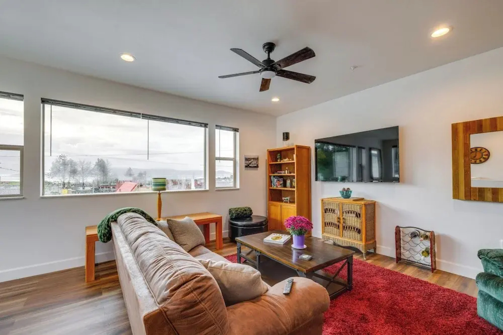 Walk to Marina: Tillamook Bay Apt w/ Water Views!