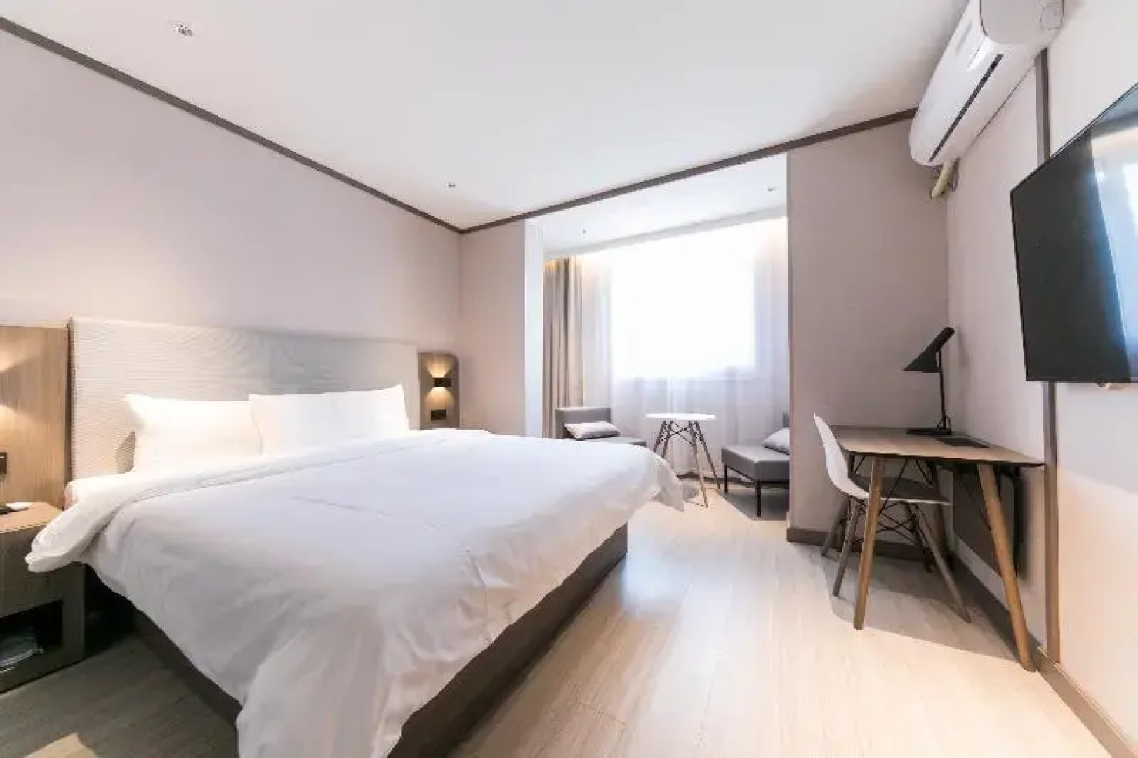 Hanting Hotel (Shanghai Zhongshan Park Metro Stat)