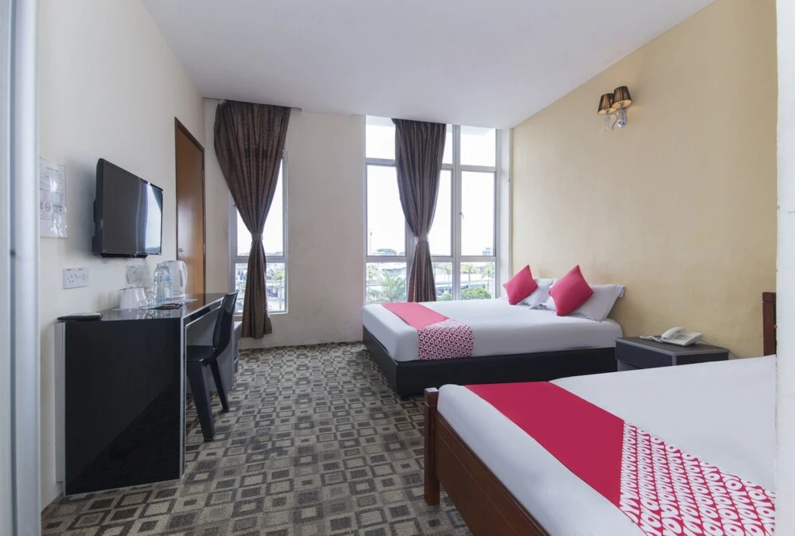 OYO 489 Pegasus Inn Hotel