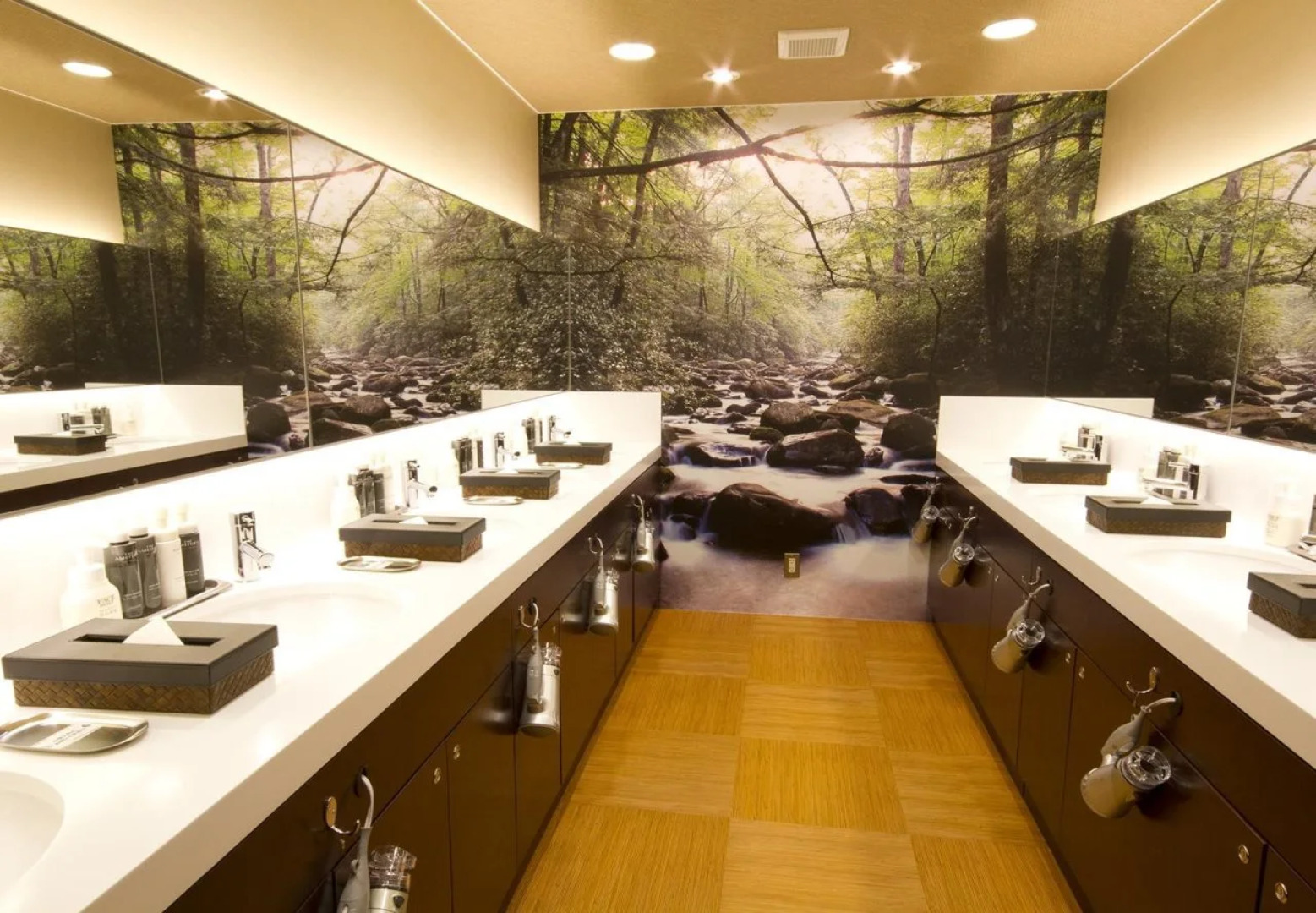 Anshin Oyado Shimbashi - Caters to Men