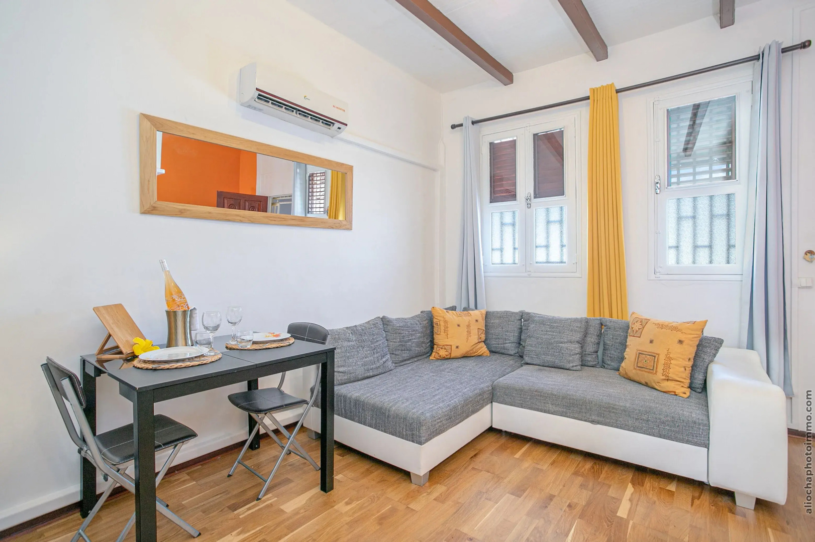 Foyal Suites