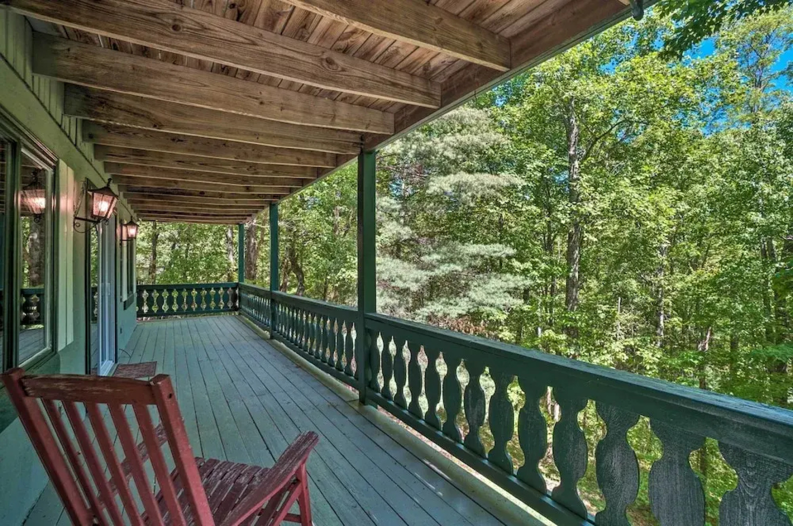 Serene Sky Valley Family Chalet w/ Fireplace