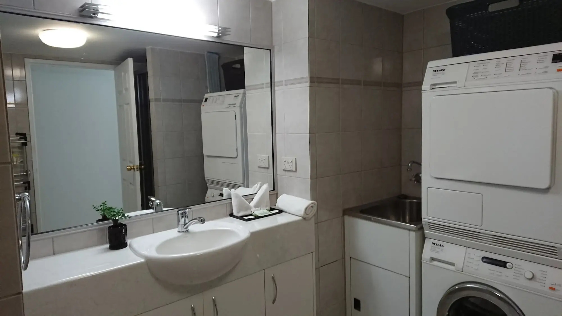 Surfers Hawaiian Apartments