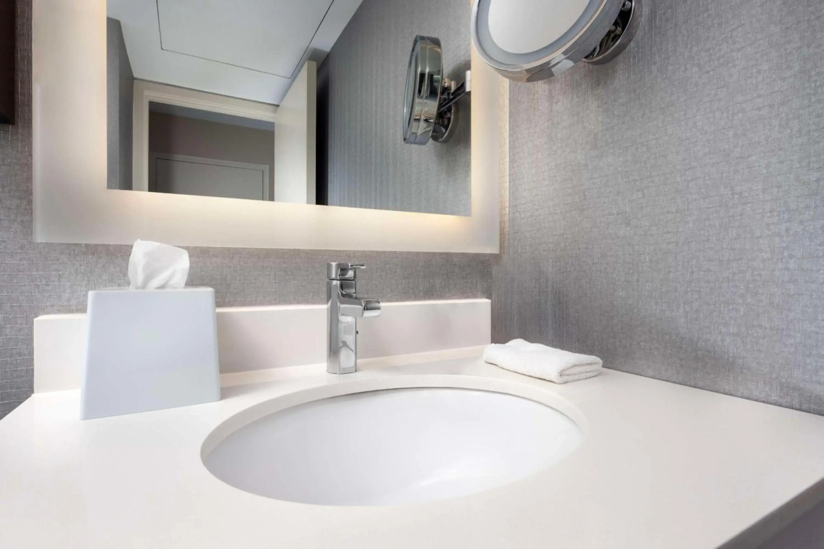 DoubleTree by Hilton Manhattan, KS