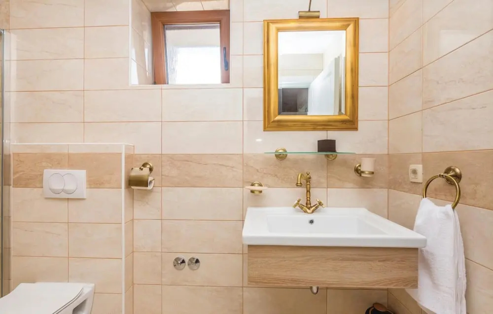 Beautiful Home in Svet Vid Dobrinjski With Wifi and 2 Bedrooms