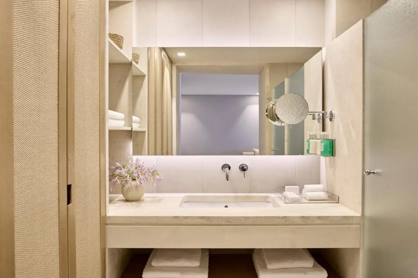 Отель MarBella, Mar-Bella Collection