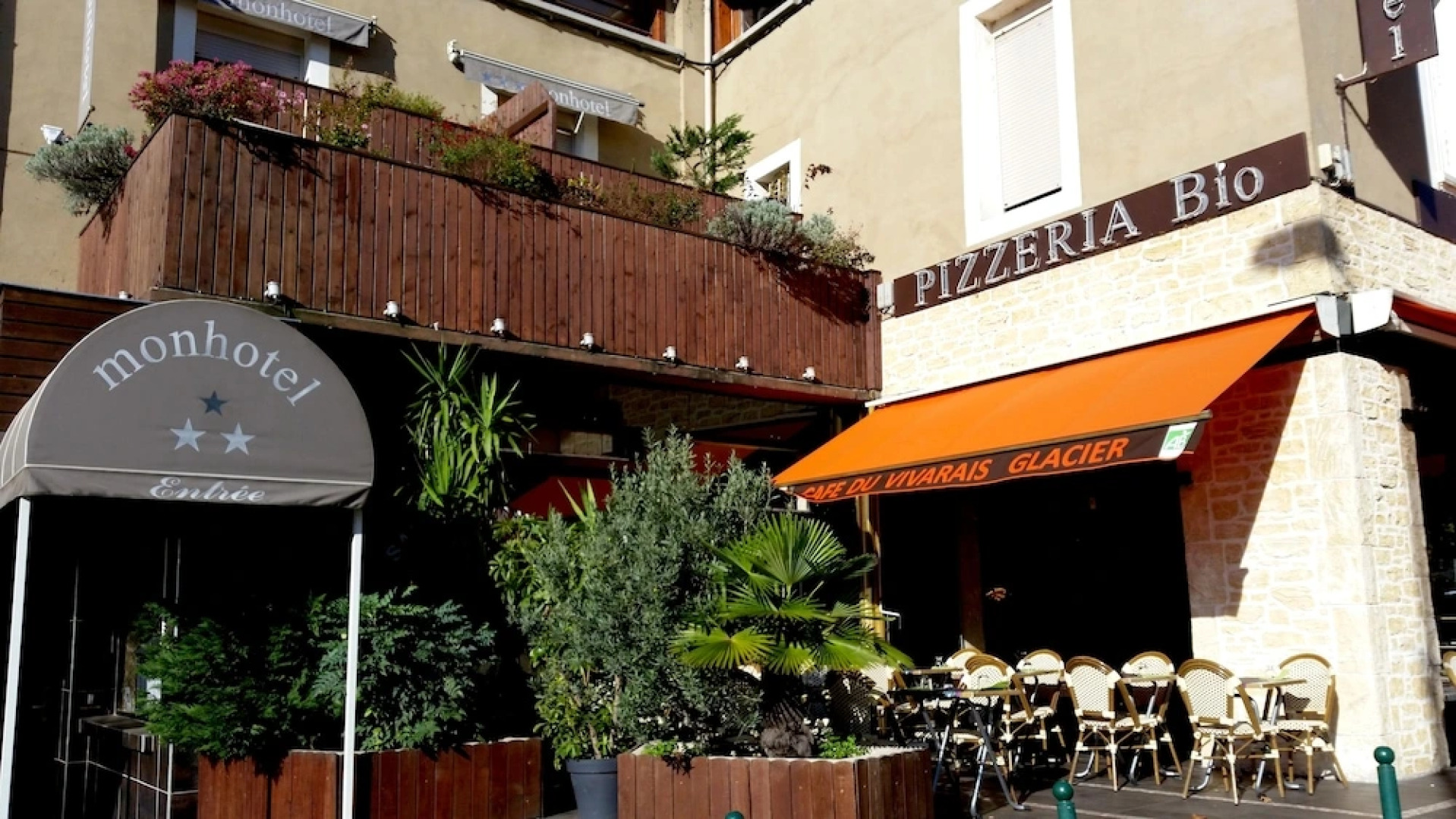 Monhotel