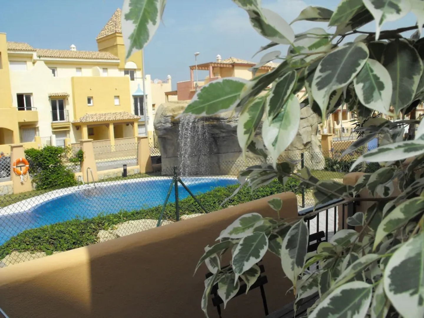 Livingtarifa - Bajo con acceso a piscina