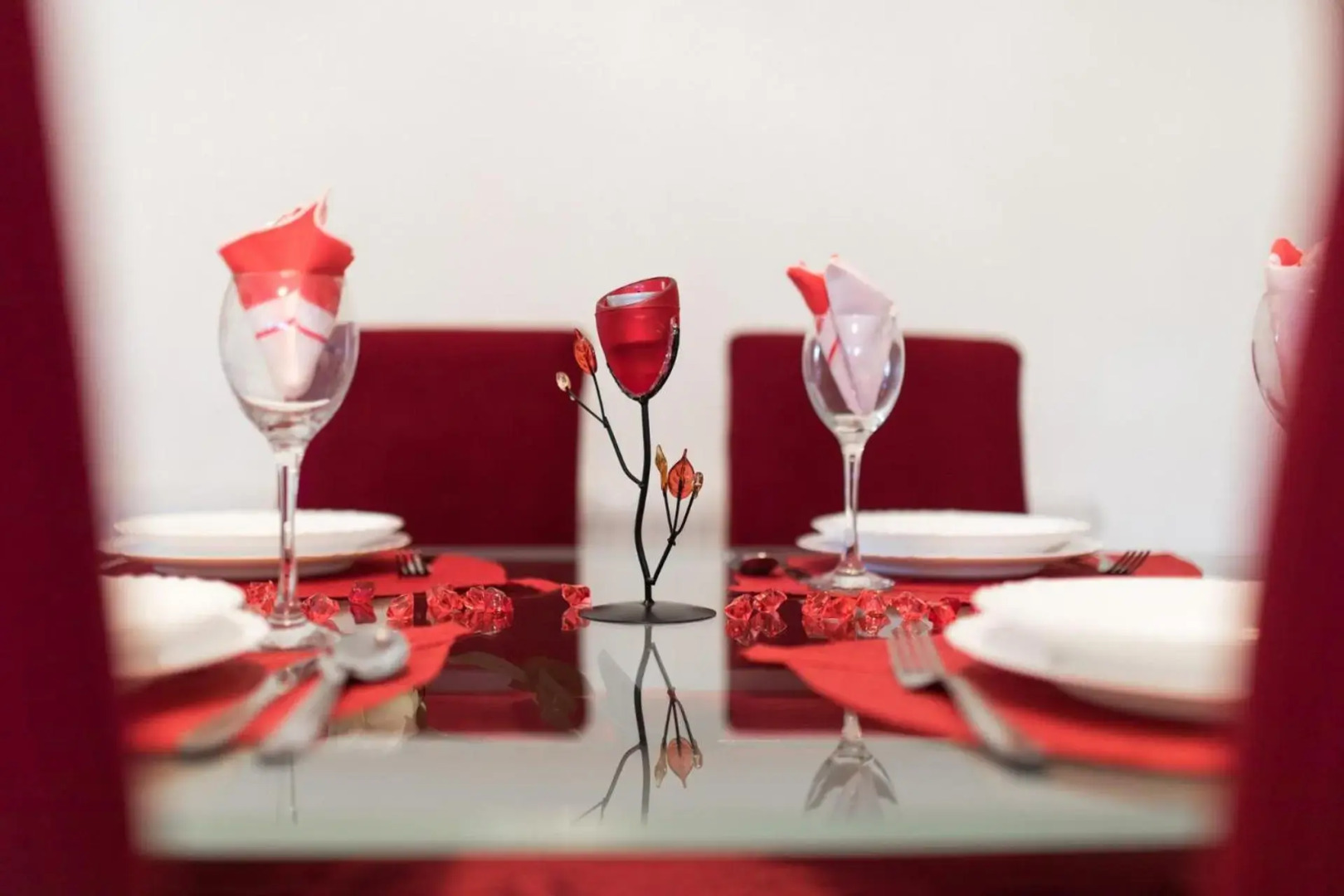 Apartment Doris, Nenadici