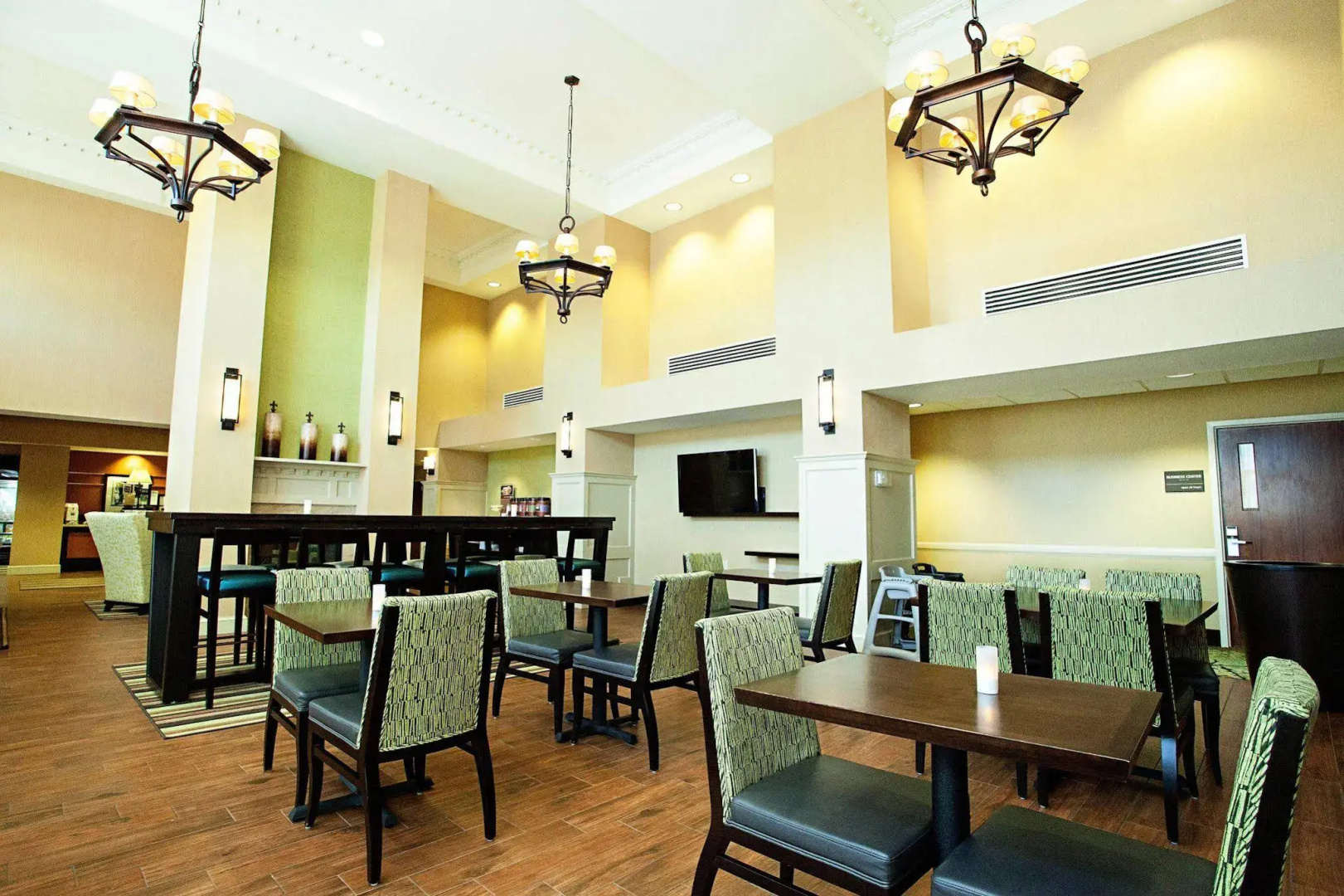 Hampton Inn & Suites Albany Airport