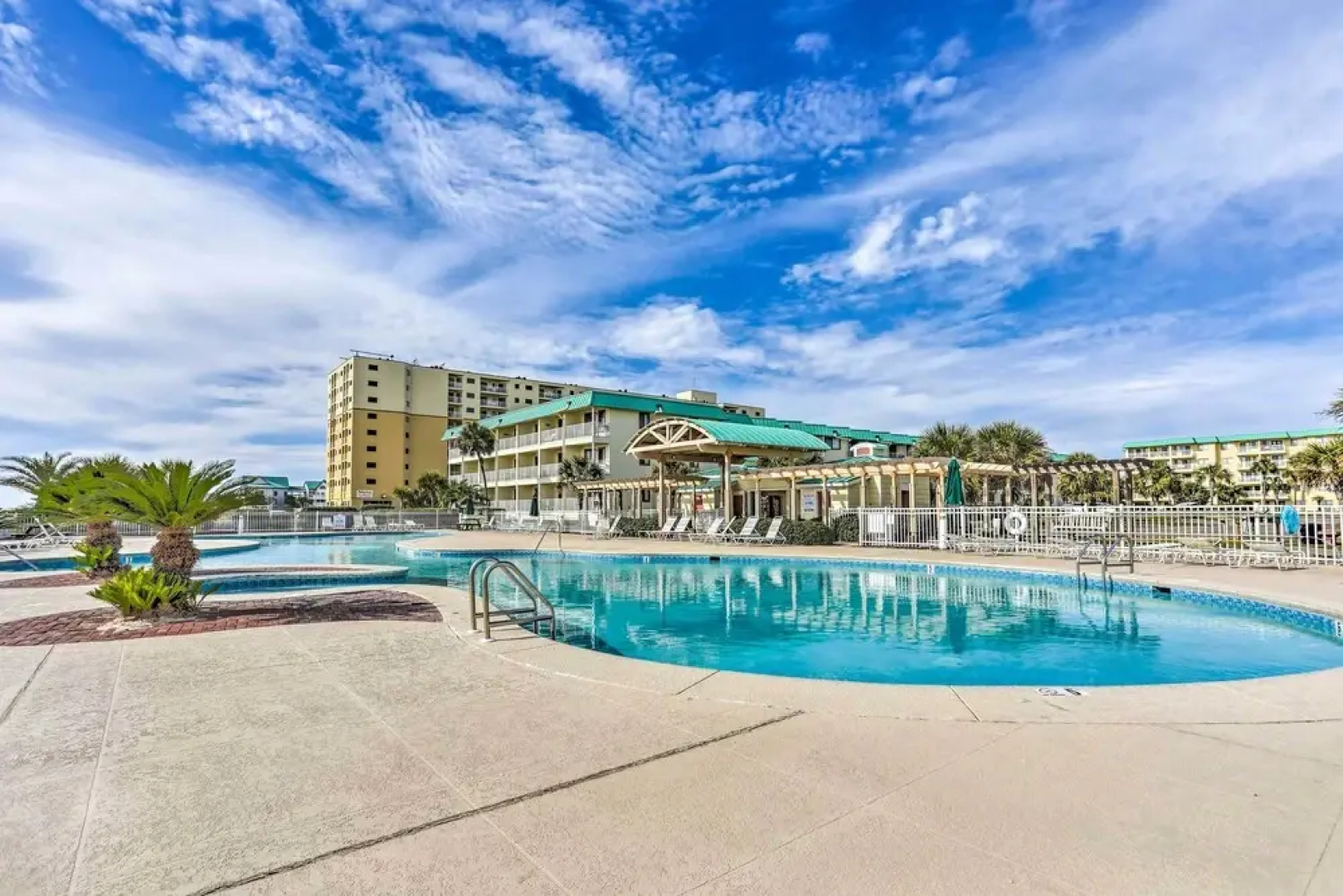 Resort Perks: Gulf Shores Beach-inspired Condo!