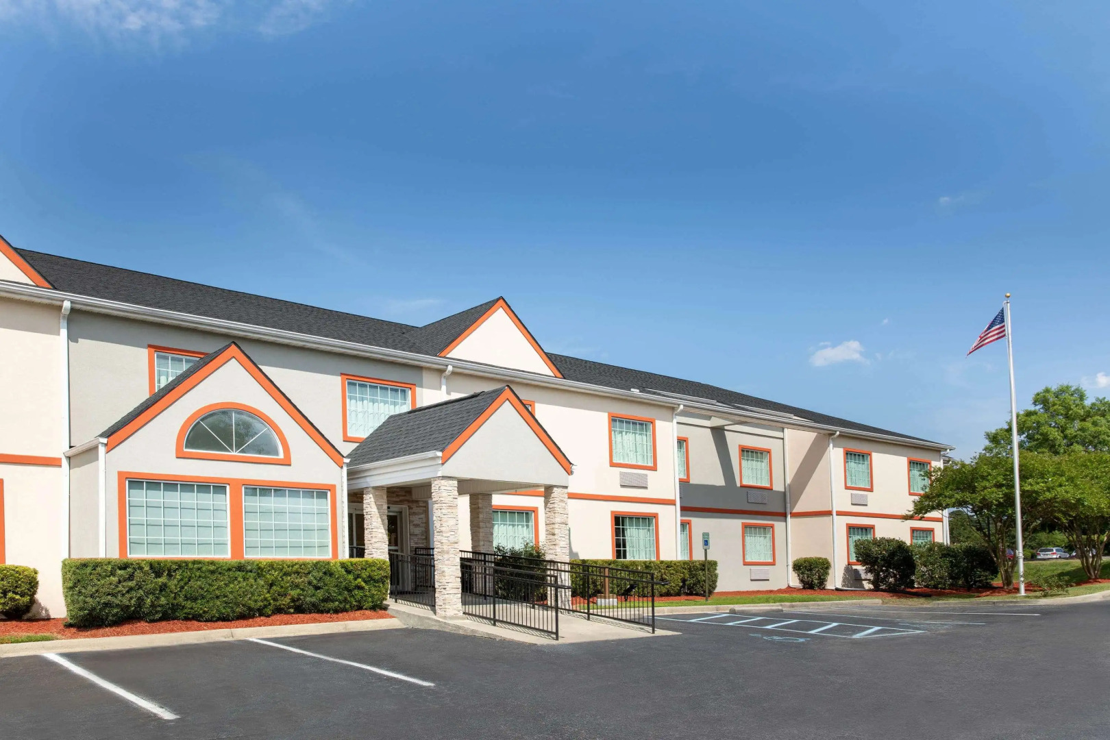 Microtel Inn & Suites by Wyndham Columbia/Fort Jackson N