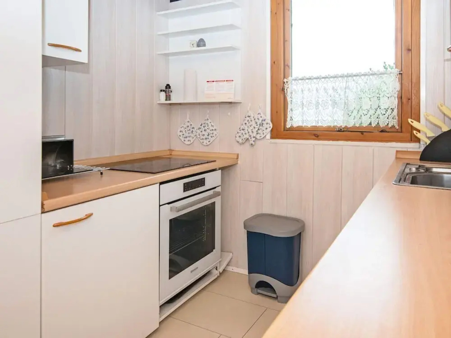 Rustic Holiday Home in Augustenborg near Sea