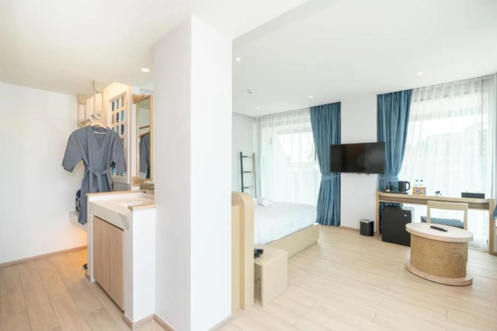 Panwaburi Beachfront Resort