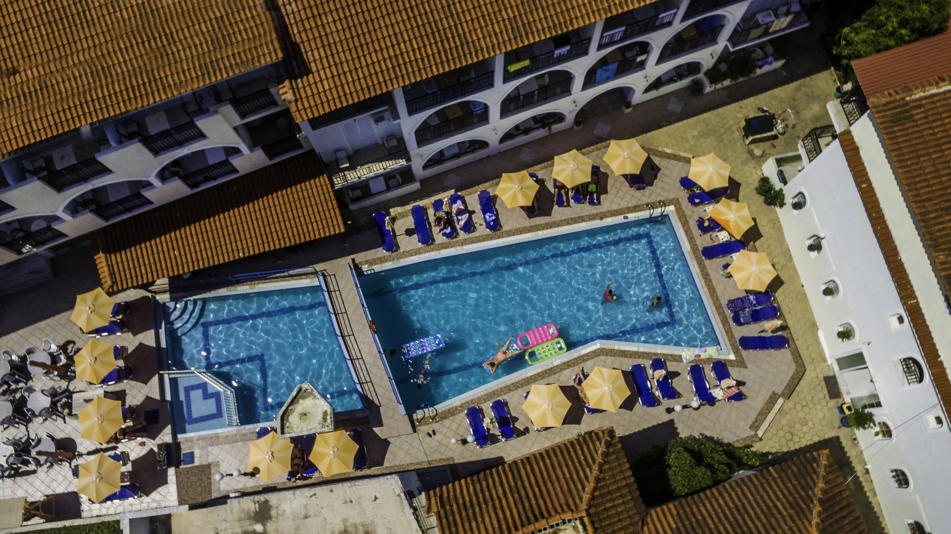 Vossos Hotel Apartments