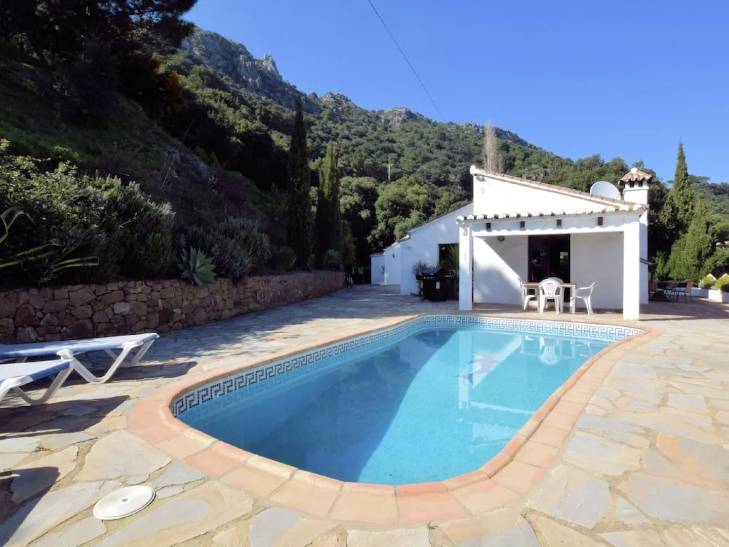 Nice Holiday Home With Private Pool and Beautiful Views of the sea and Mountains