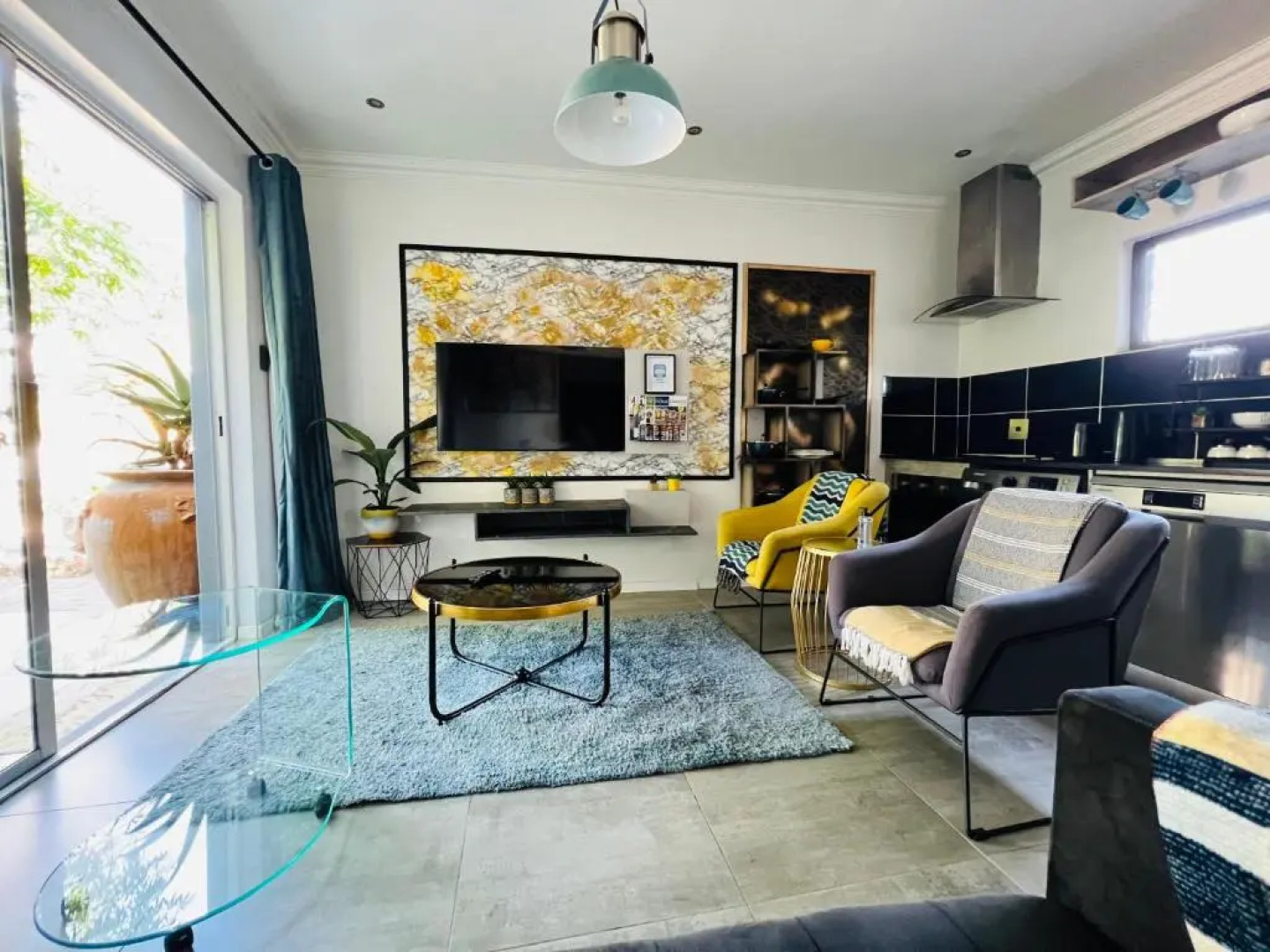 24 On Basil Boutique Aparthotel