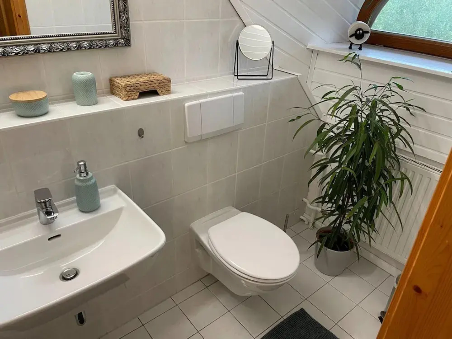 Retreat With Garden & Family Amenities