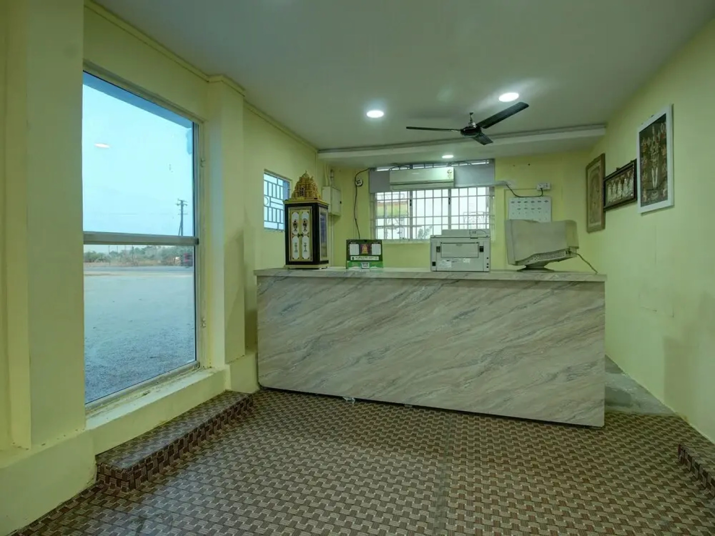 OYO 37674 Ve Vin Lodge