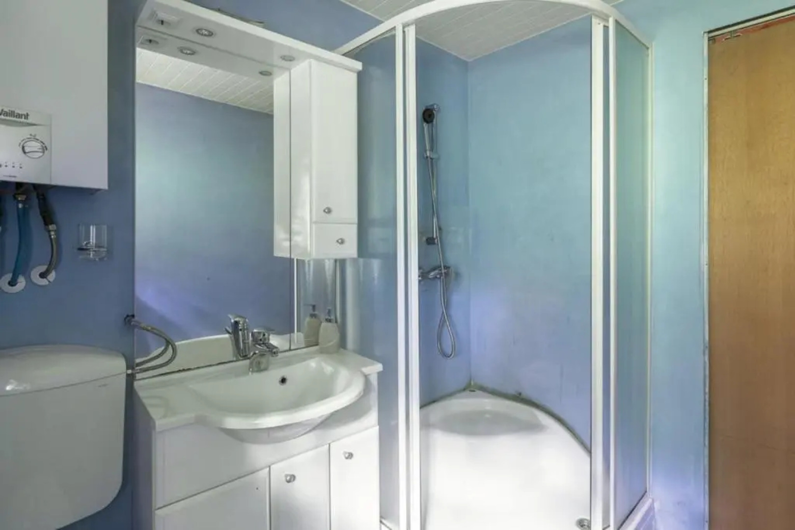 Forest Hut Podvežak With Finnish Tub