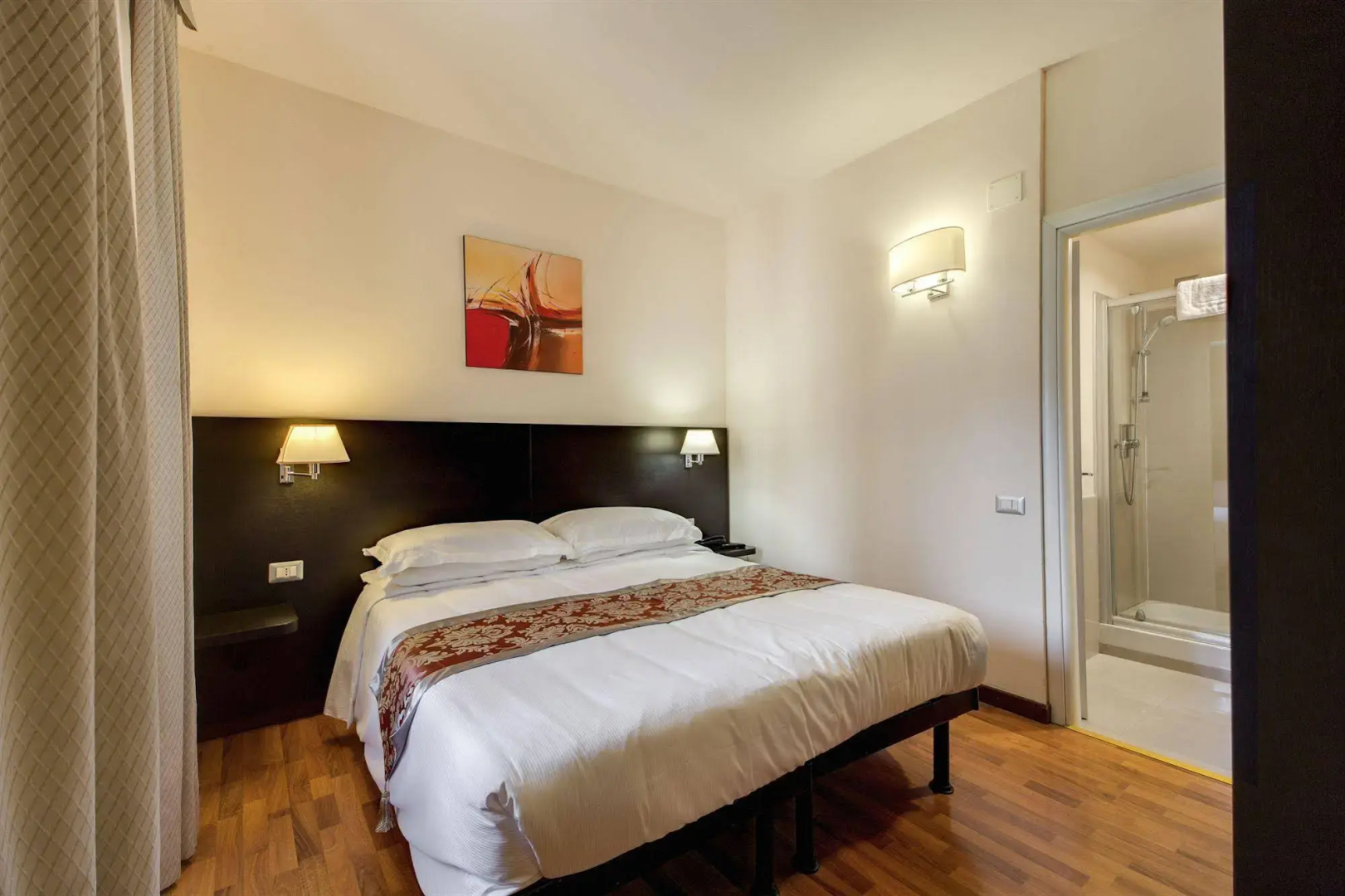 Regal Park Hotel