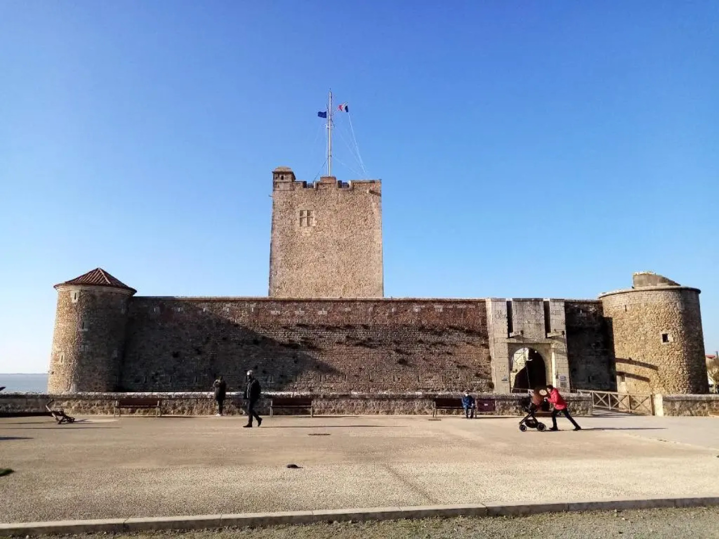 Appartement d'une chambre a Fouras a 50 m de la plage avec vue sur la mer piscine partagee et jardin amenage