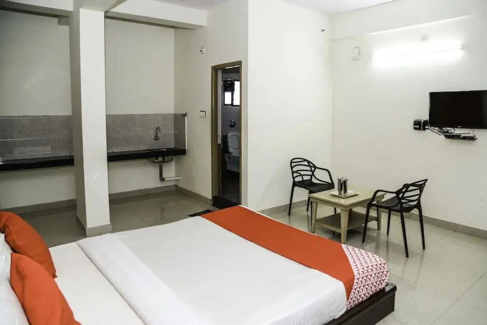 Hotel Nagu Palace by OYO Rooms