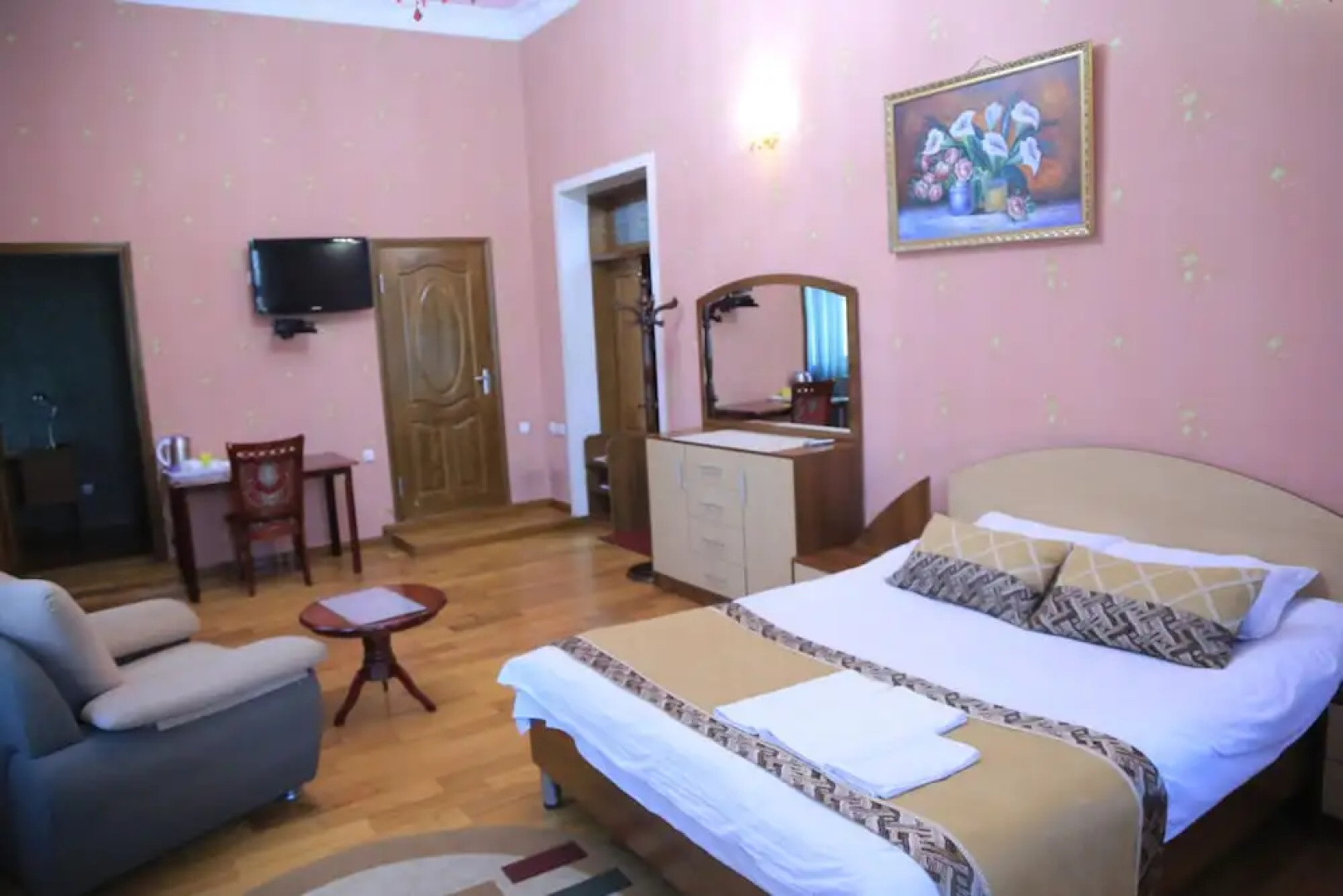 Almos Guest House