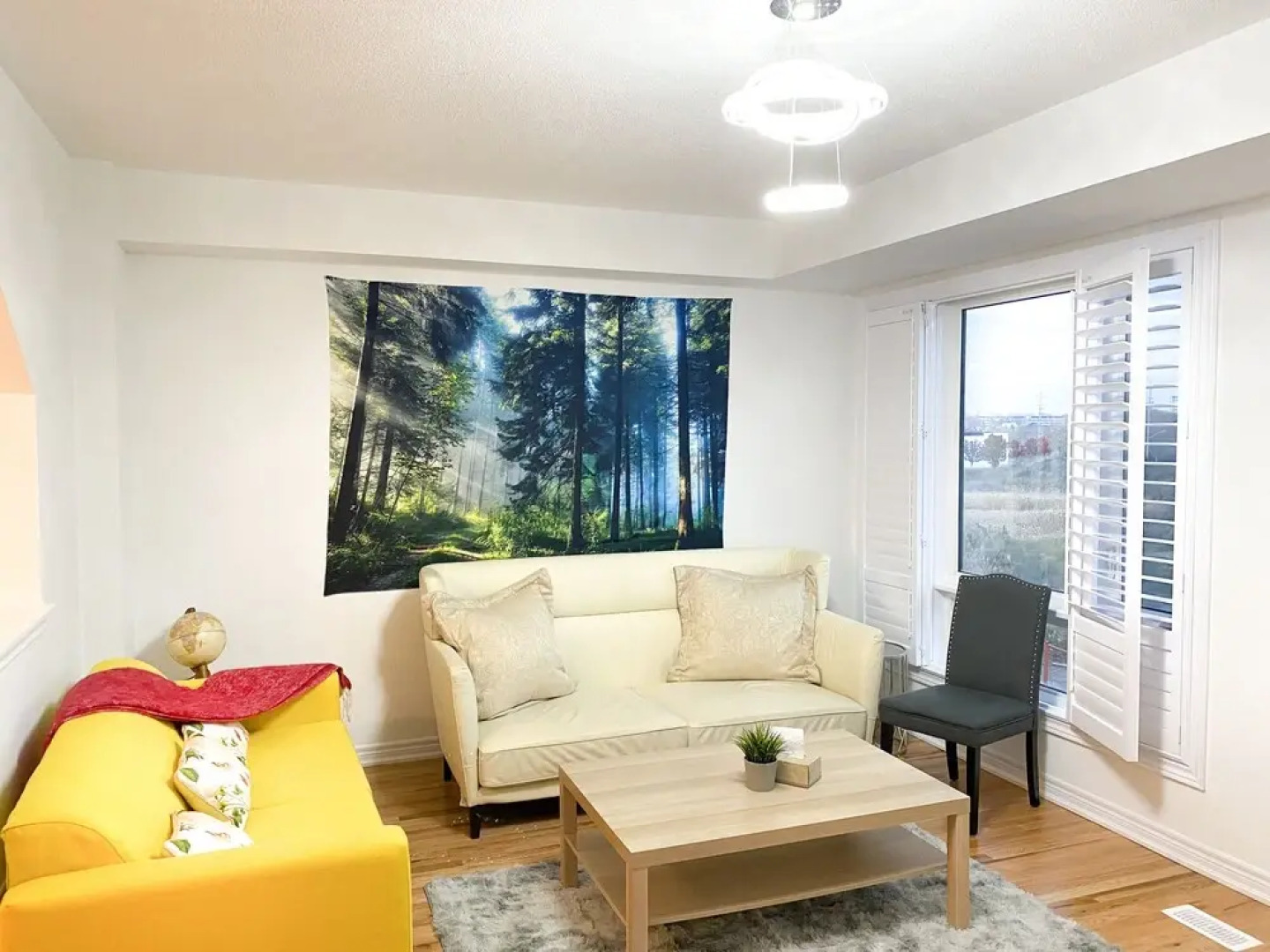 Elegant  Private Master Bed in Townhouse