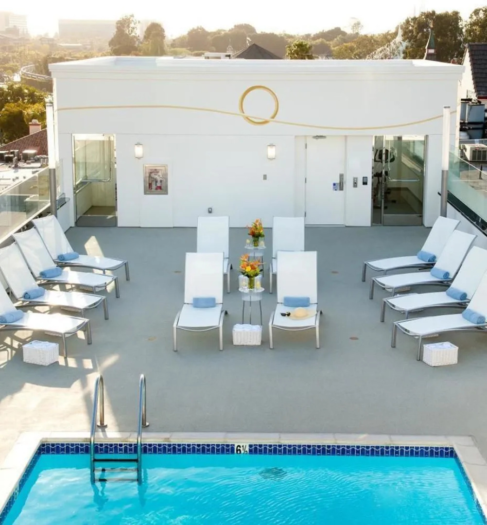 Carousel Inn and Suites