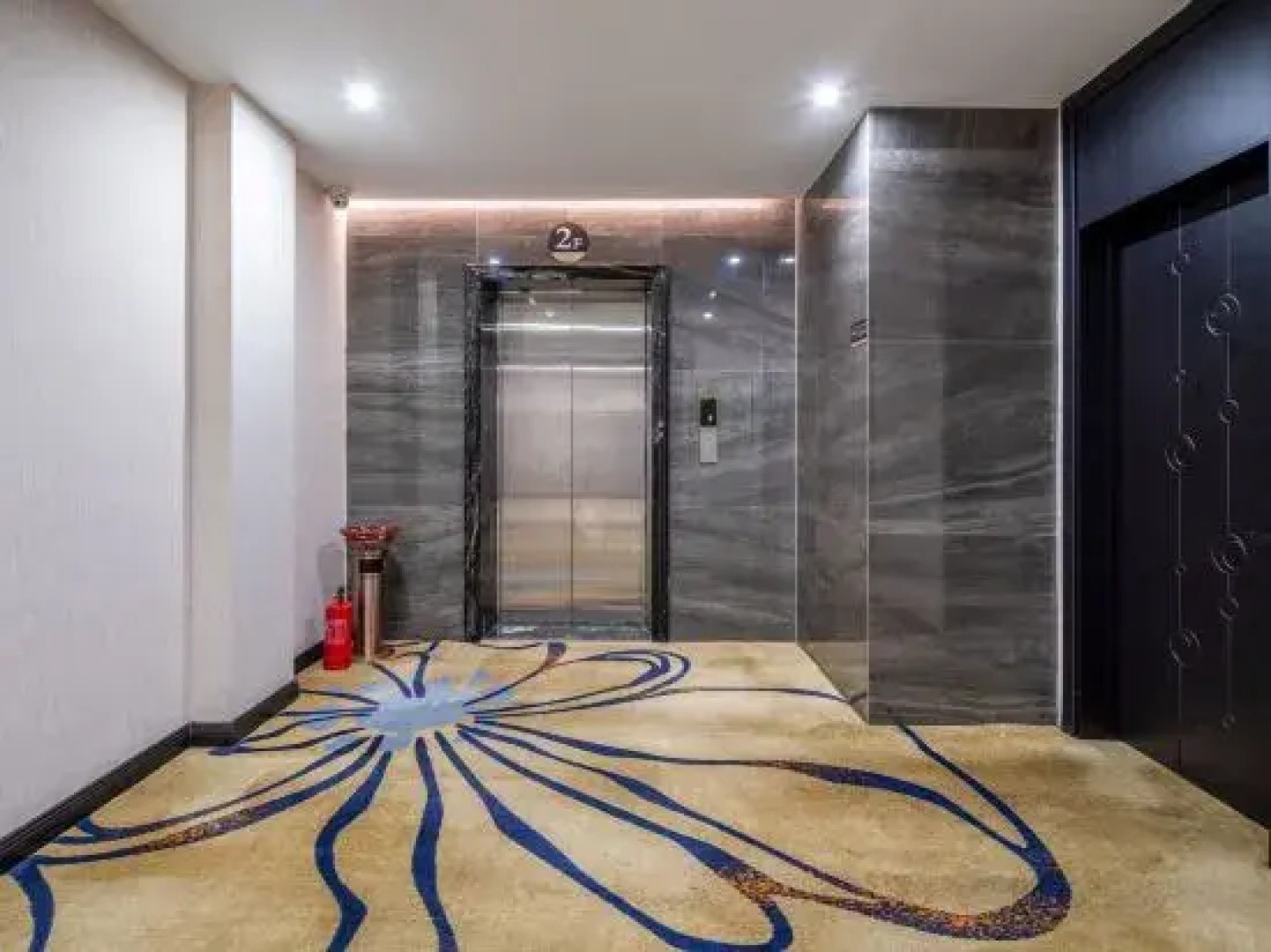 Huayuan Hotel (Maguan County Government Anping Square Branch)