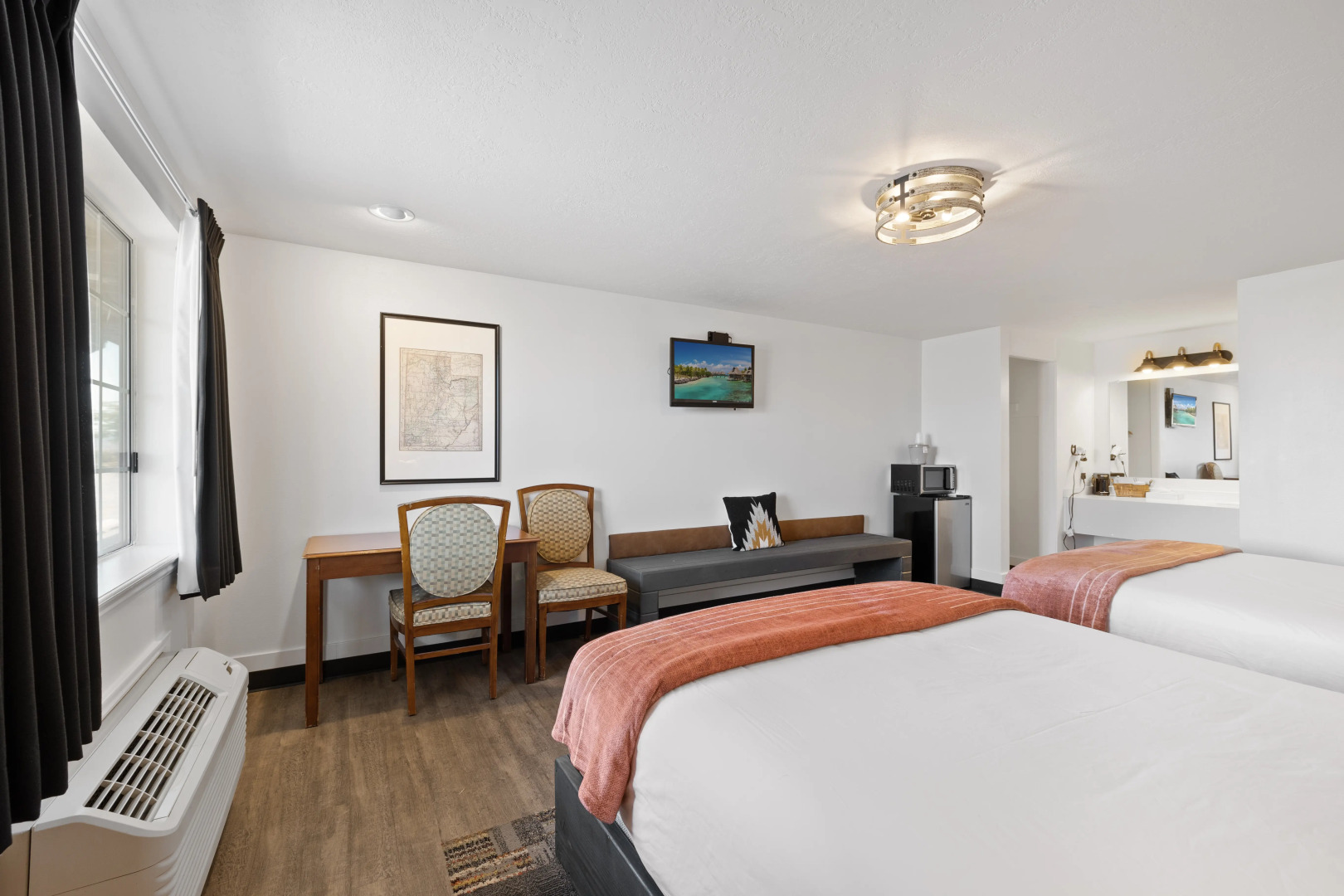 Broken Spur Inn & Steakhouse