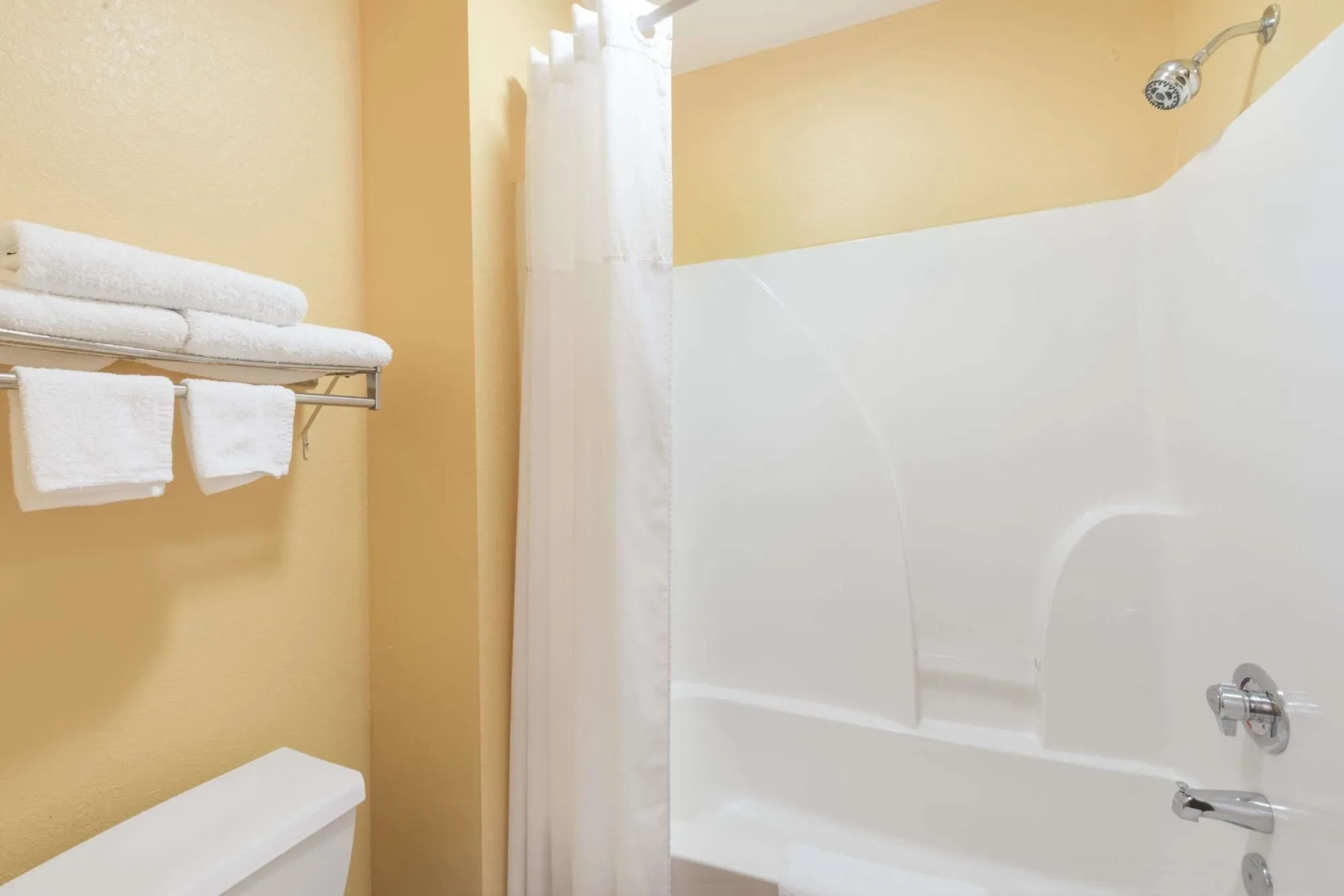 Days Inn by Wyndham Sulphur LA