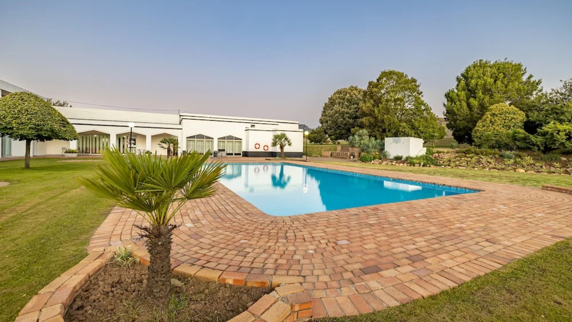 African Sky Hotels - Harrismith Inn