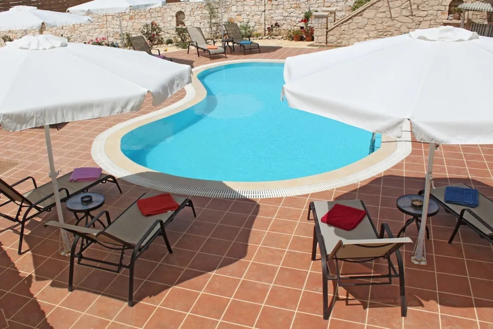 The Vivian - Luxury Stone Villa