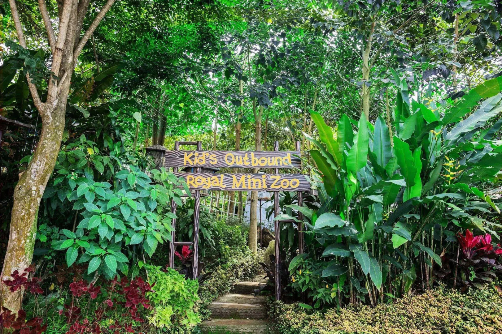 Royal Caravan Hotel Trawas