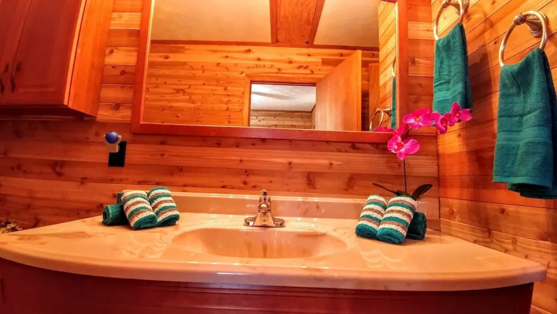 Bear With Us - Two Bedroom Cabin