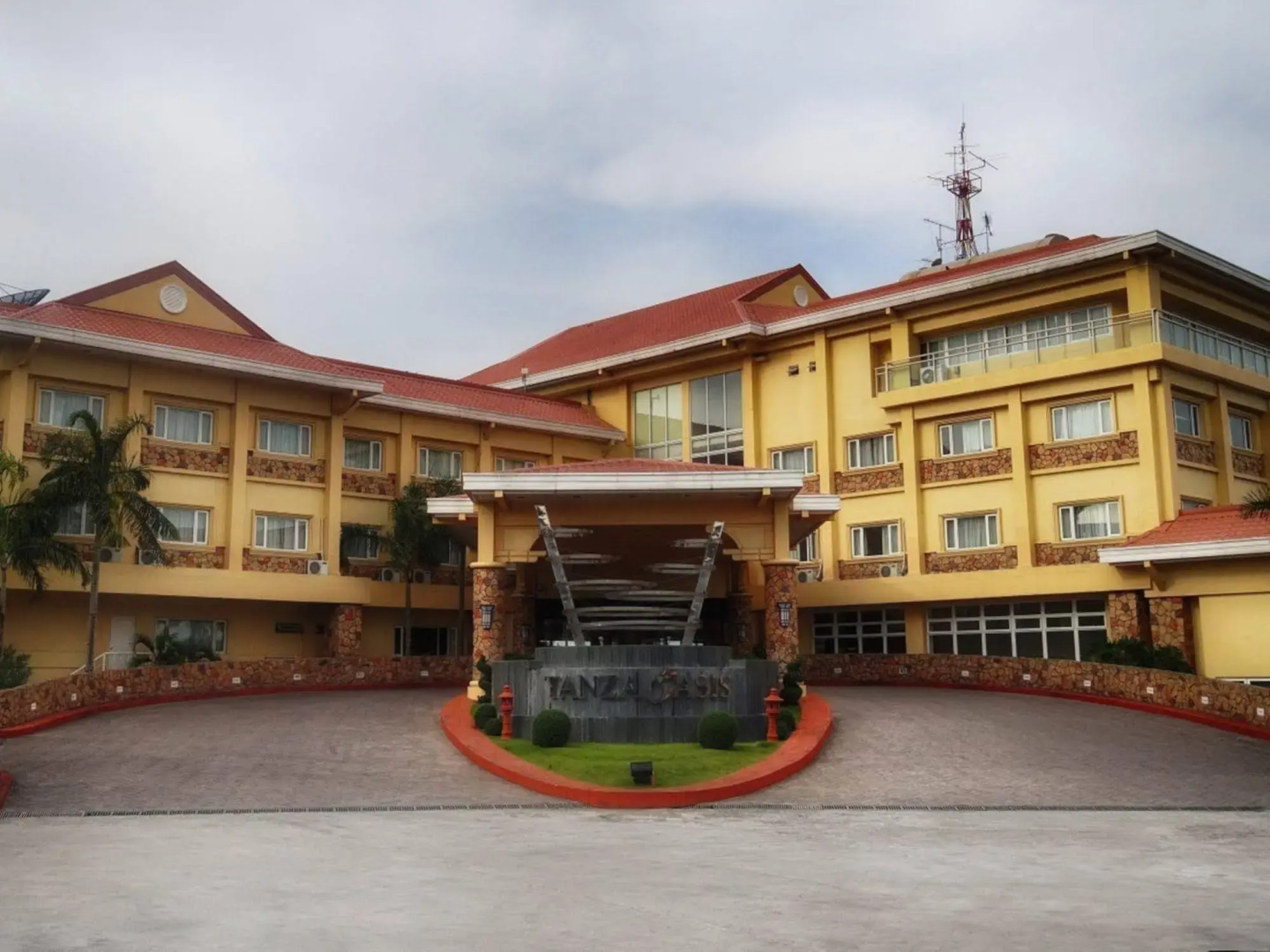 Tanza Oasis Hotel and Resort