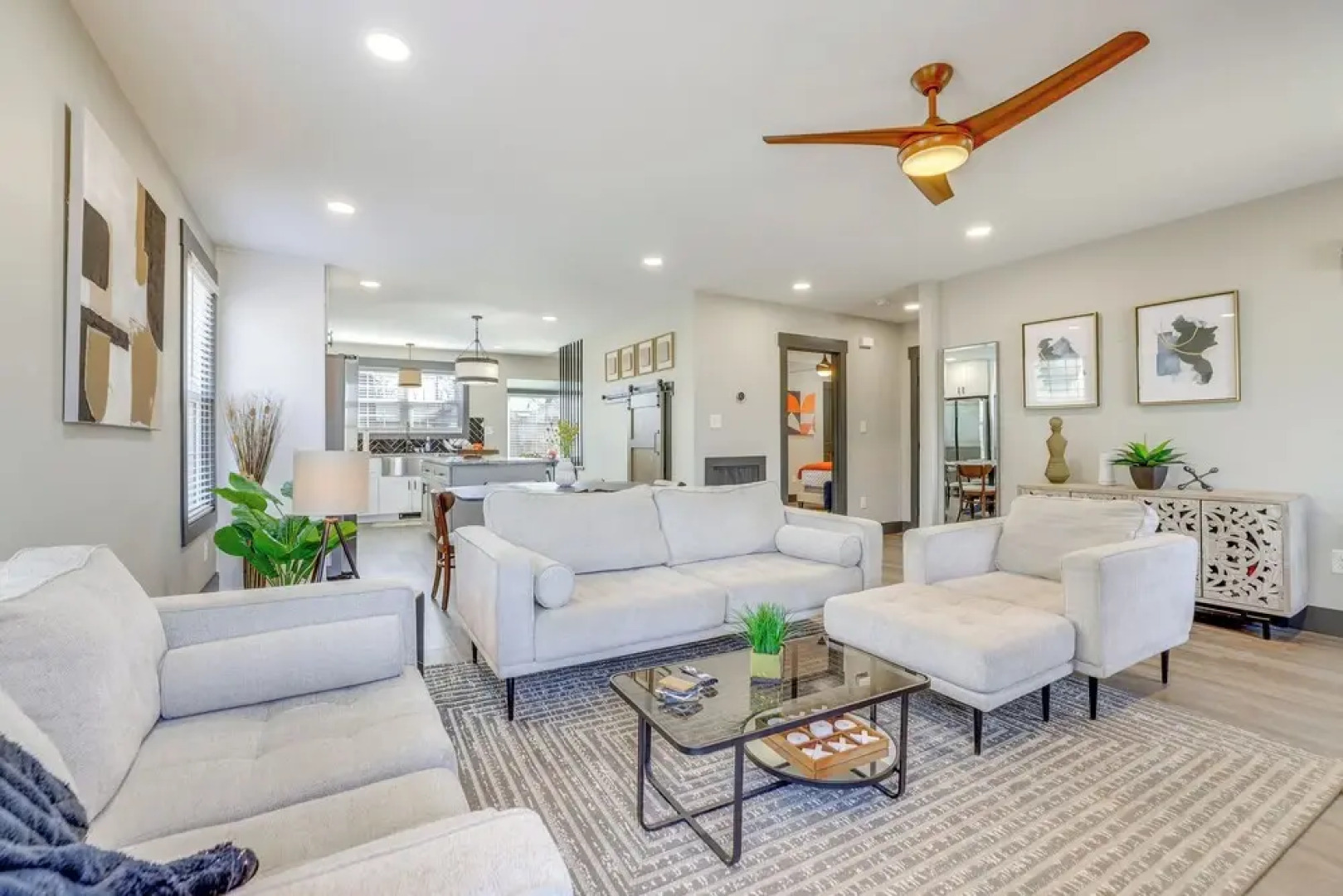 4 Mi to Liberty Bridge: Greenville Getaway w/ Deck