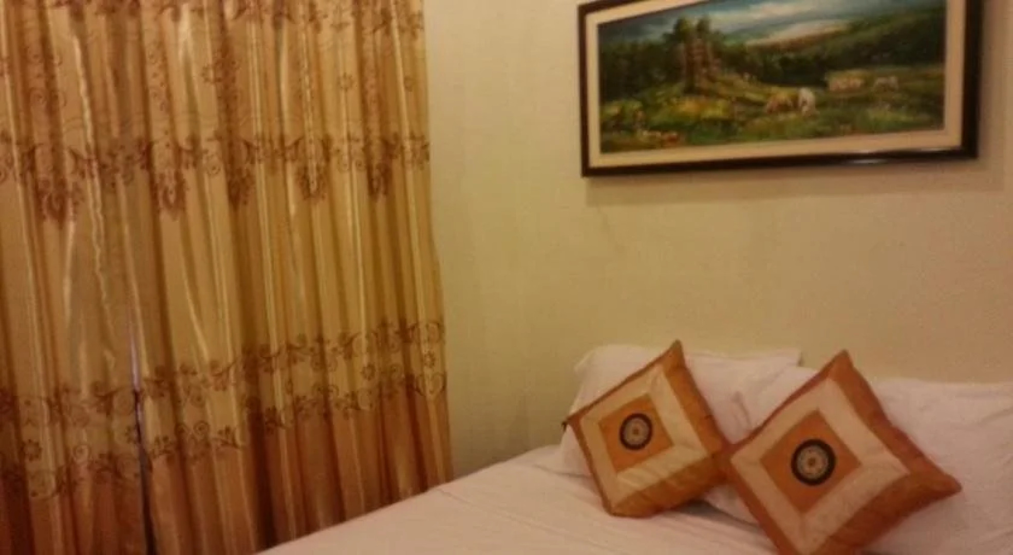 Moon River Guesthouse & Restaurant