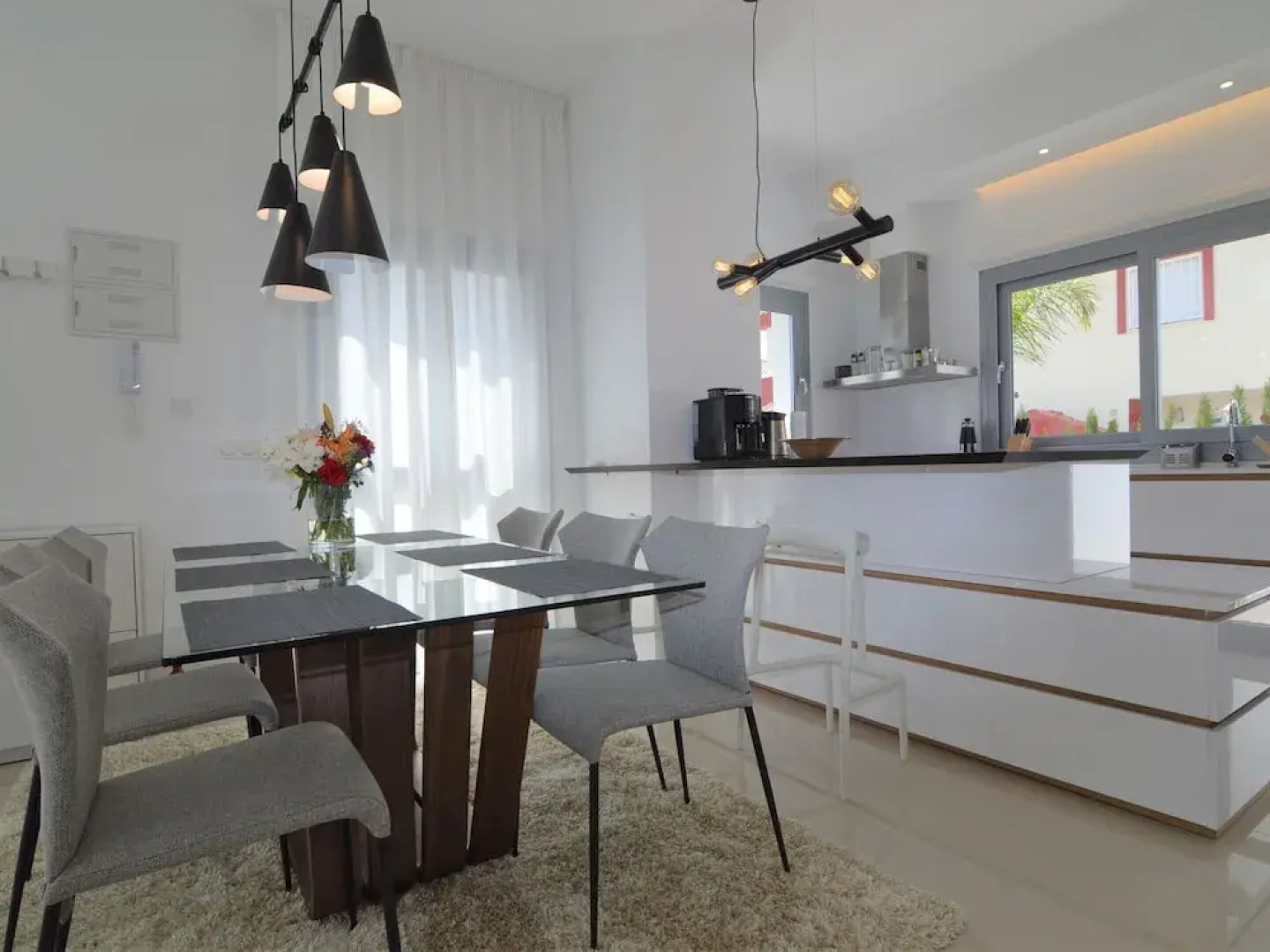 Villa With Garden & Roof Deck