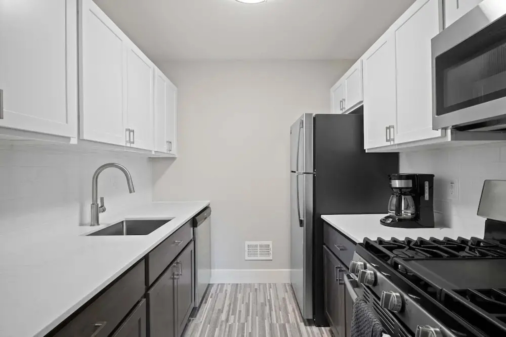 Comfortable 2BR 2BA Home Away From Home