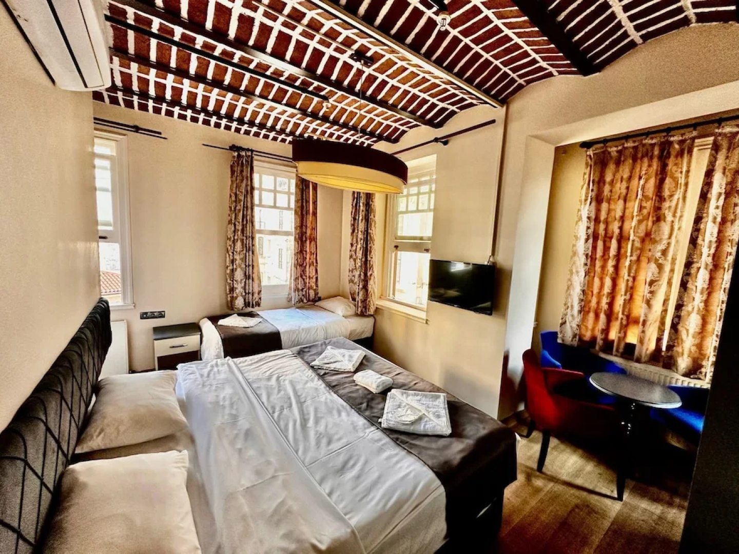 Taksim Palace İstanbul Hotel