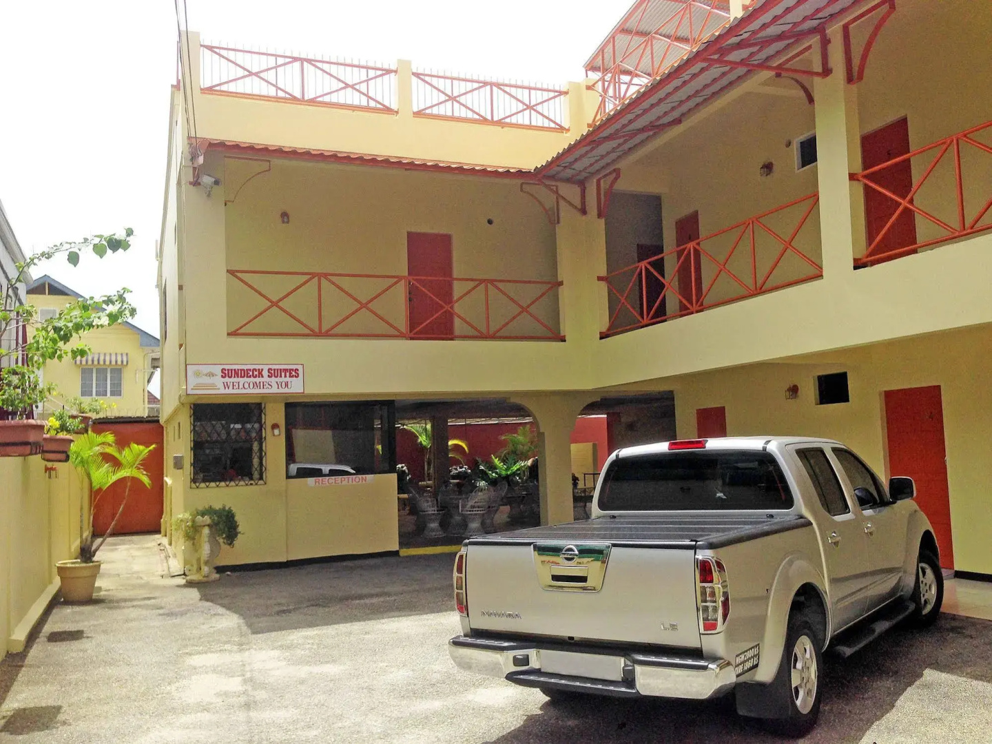 Sundeck Suites