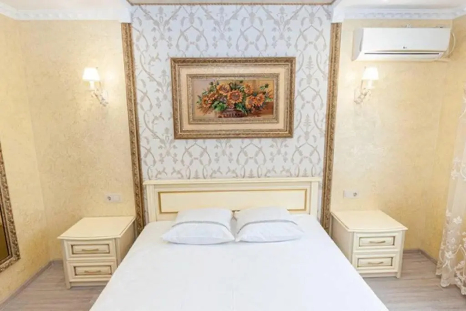 Тараскова 16, Люкс, ЮЗР